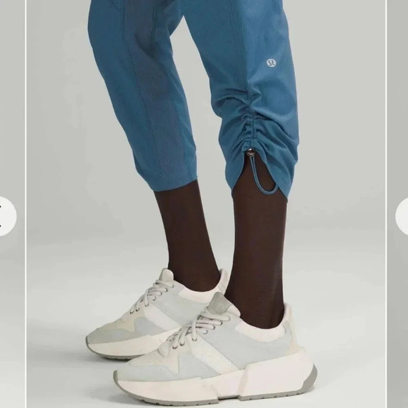 Lululemon Dance Studio Crop 25" Cinch Hem Pants Soft Denim Blue 2 - Picture 7 of 16